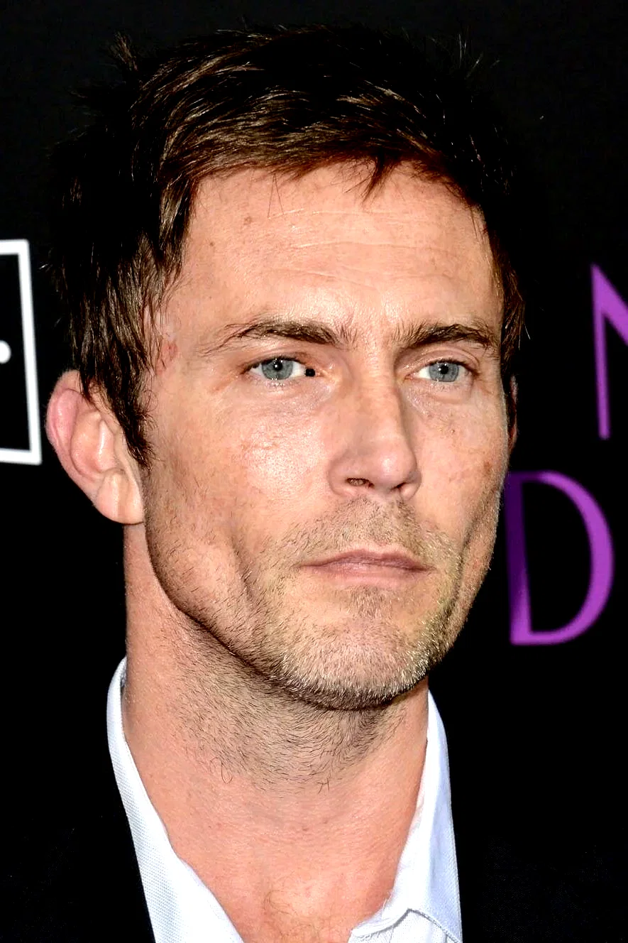 Desmond Harrington