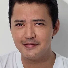 Photo star :  Mark Anthony Fernandez