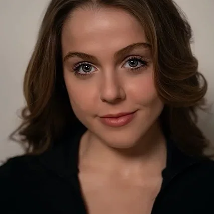  Angela Ashton