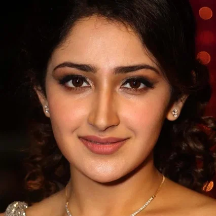  Sayesha Saigal