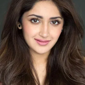 Photo star :  Sayesha Saigal