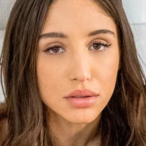 Photo star :  Abella Danger