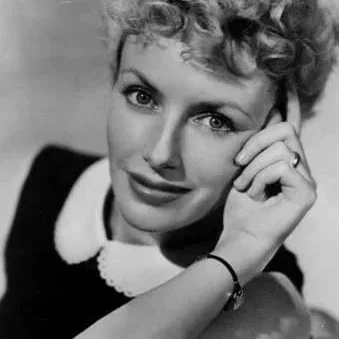  Joan Camden
