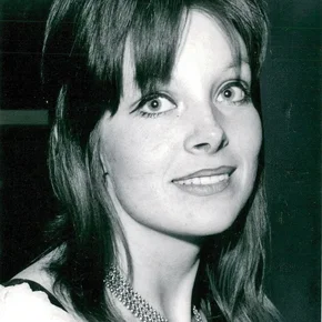 Photo star : Anna Calder-Marshall