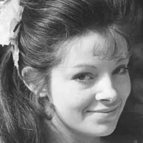 Photo star : Anna Calder-Marshall
