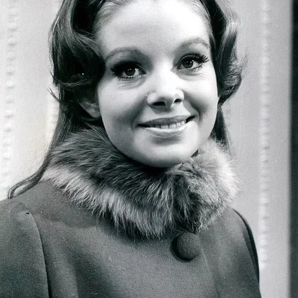 Anna Calder-Marshall