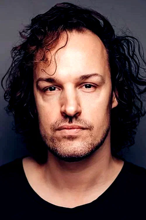  Mads Riisom