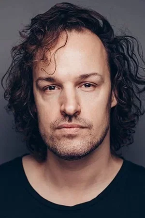  Mads Riisom photo