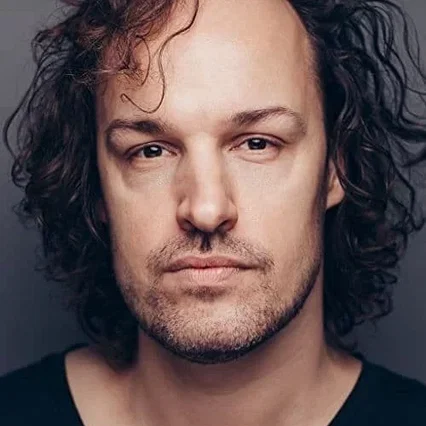  Mads Riisom
