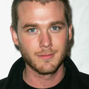 Photo star : Eric Lively