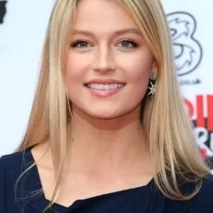  Lily Travers