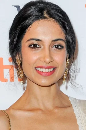 Sarah-Jane Dias photo