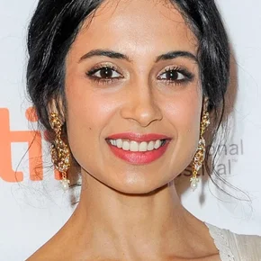 Photo star :  Sarah-Jane Dias
