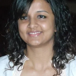 Photo star :  Kiruthiga Udhayanidhi