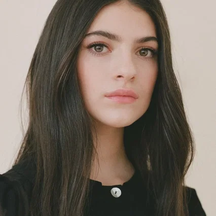  Ella Rubin