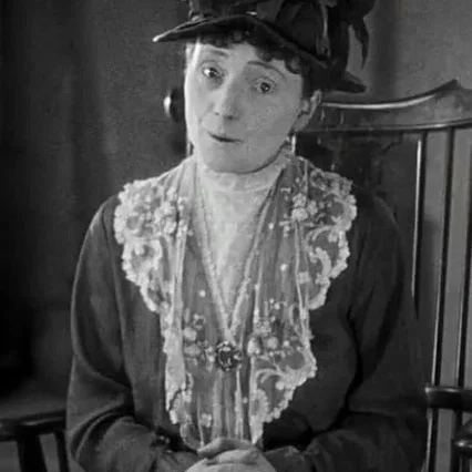  Maud Gill