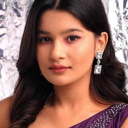  Yuvina Parthavi