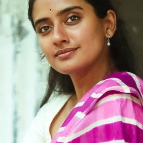 Photo star :  Meenakshi Unnikrishnan