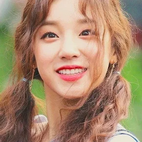 Photo star :  Song Yu Qi