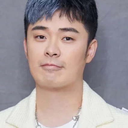  Chen He