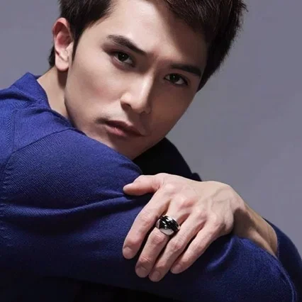   Roy Qiu 