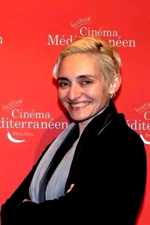  Çagla Zencirci