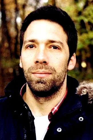  Santiago Esteves