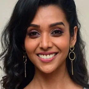 Photo star :  Anupriya Goenka
