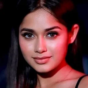 Photo star :  Jannat Zubair Rahmani