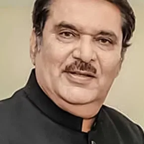 Photo star :  Raza Murad