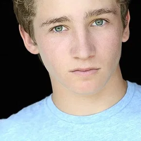 Photo star :  Cooper Roth