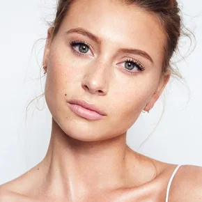 Photo star :  Aly Michalka