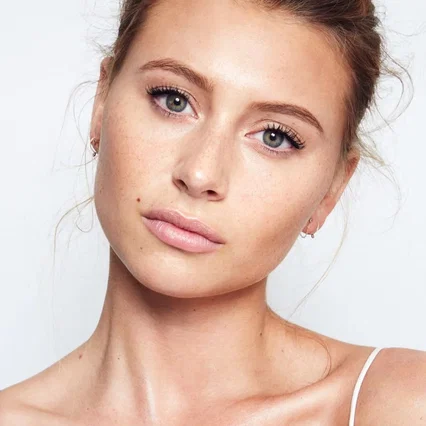  Aly Michalka
