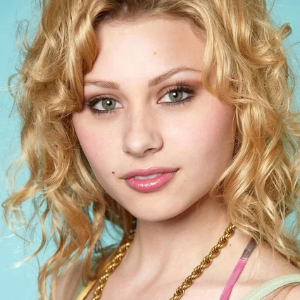  Aly Michalka