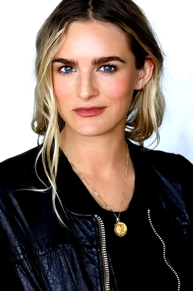  Nathalie Love