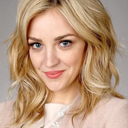  Abby Elliott