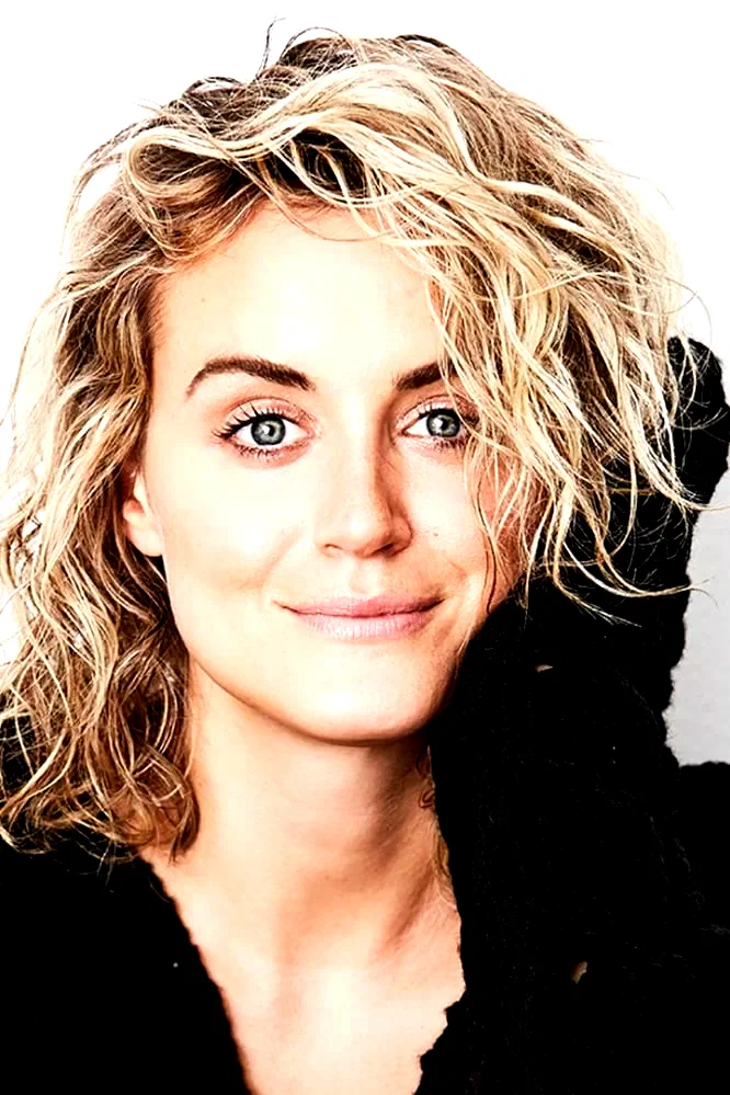 Taylor Schilling