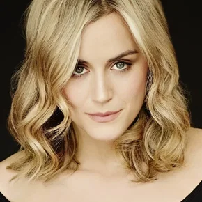 Photo star : Taylor Schilling