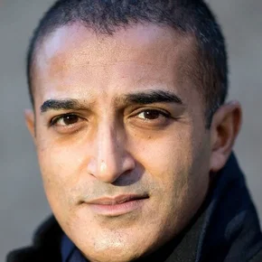 Photo star :  Adil Ray