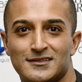 Photo star :  Adil Ray