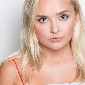 Photo star :  Mia Rose Frampton