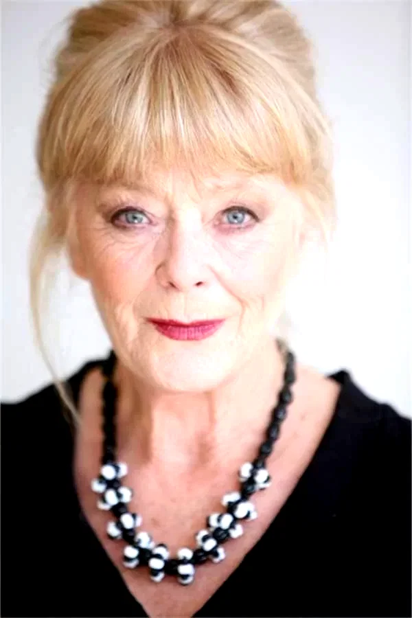  Irene Wood