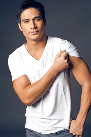Piolo  Pascual photo