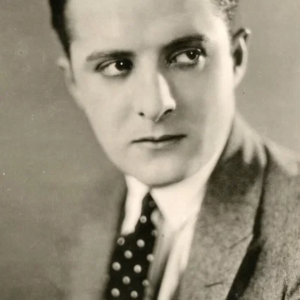  Gaston Glass