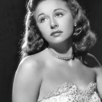  Vera Ralston