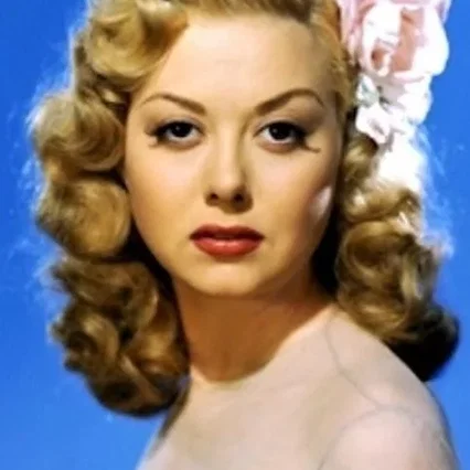  Adele Mara
