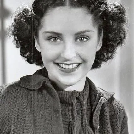 Kay Hughes