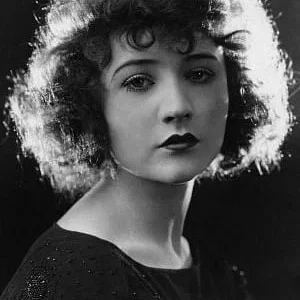  Betty Compson