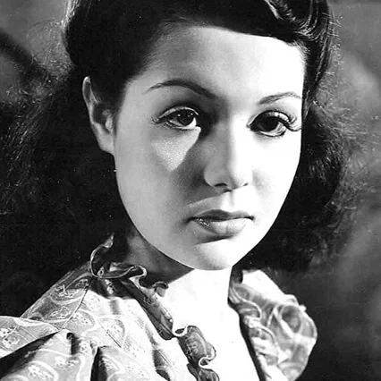  Esther Estrella