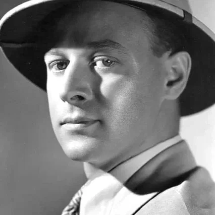  Roland Varno